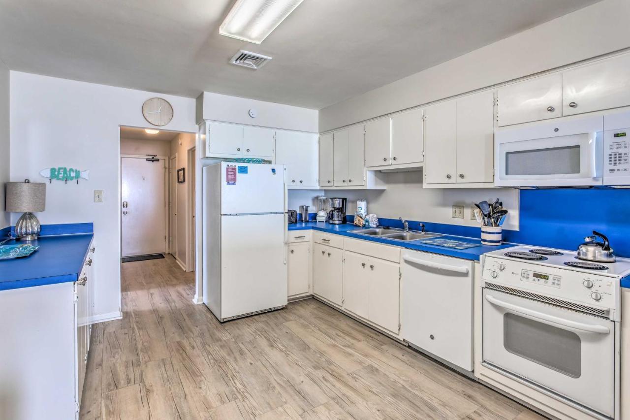 Bright Beachy Condo With Boardwalk Access And Patio! Миртъл Бийч Екстериор снимка