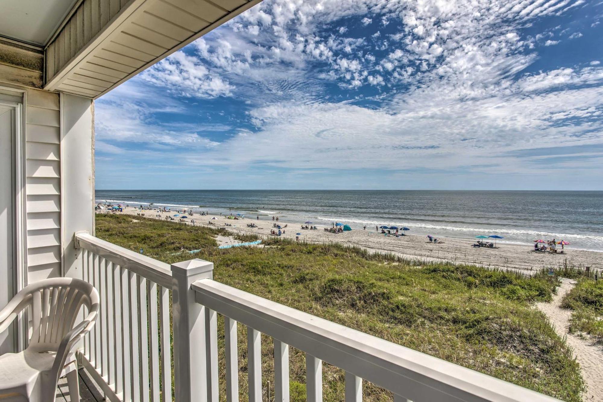 Bright Beachy Condo With Boardwalk Access And Patio! Миртъл Бийч Екстериор снимка